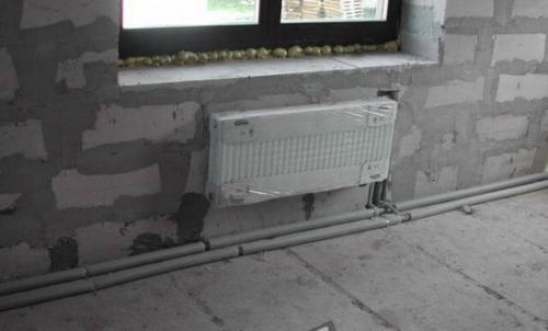 Правила расположения труб отопления. Двухтрубная система 01