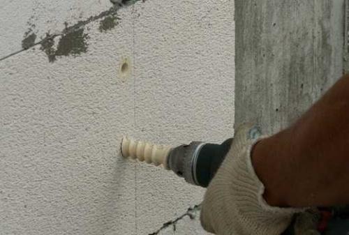 Как крепить радиатор к стене: типы радиаторов и монтаж элементов 02