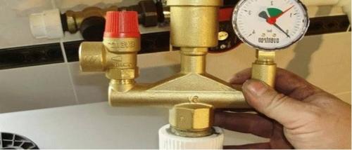 Двухтрубная система отопления схема. Двухтрубная система отопления с нижней разводкой, схема устройства.