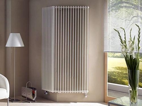 Высокие батареи в интерьере. Что такое вертикальные радиаторы отопления. Их достоинства и недостатки