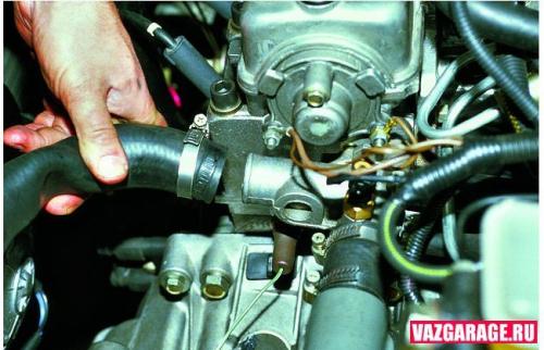 Точки крепления радиатора ВАЗ 2114. Замена радиатора ВАЗ 2115