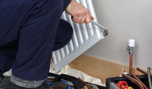 Установка батарей отопления в квартире. Замена батарей отопления — подробная инструкция, как проложить и правильно поменять батареи (все от выбора до подключения)