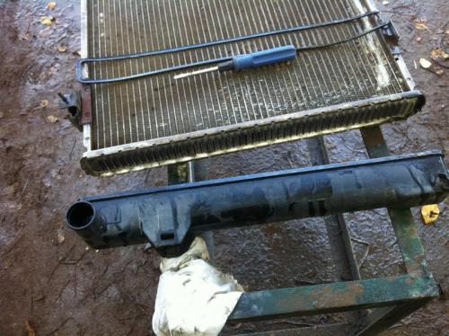 Чем запаять радиатор охлаждения двигателя пластиковый. Как запаять пластик радиатора охлаждения авто 05