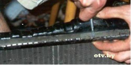 Советы по ремонту пластмассового радиатора автомобиля. Ремонт пластика на радиаторе охлаждения своими руками 06 Советы по ремонту пластмассового радиатора автомобиля. Ремонт пластика на радиаторе охлаждения своими руками 06