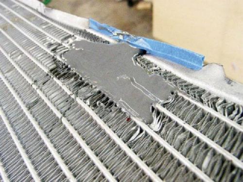 Ремонт радиатора с пластиковыми бачками. Выбор методов ремонта и клея