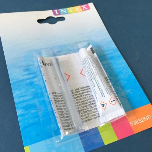 Как заклеить надувной матрас суперклеем. Как в домашних условиях заклеить надувной матрас: методы и средства для ремонта