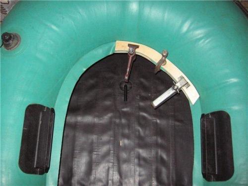 Клей для ремонта резиновых лодок. Клей для лодки, какой лучше? Обзор и сравнение клея для ремонта резиновых ПВХ-лодок + советы, как и чем заклеить