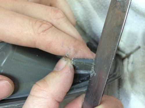 Чем приклеить металл к пластику. Надежный метод склеивания пластиковых и металлических деталей