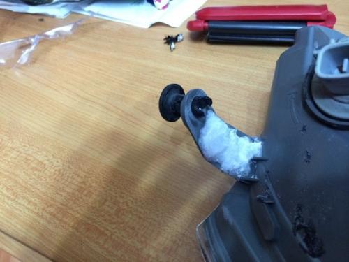 Чем приклеить металл к пластику. Надежный метод склеивания пластиковых и металлических деталей