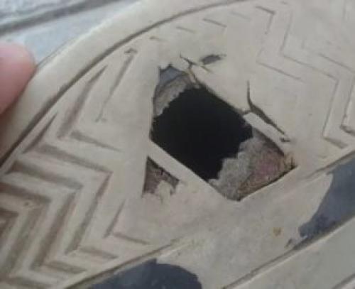 Чем приклеить носок кроссовка. Чем заклеить подошву кроссовок?