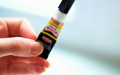 Как склеить стекло суперклеем. Как с помощью обычного суперклея устранить трещины на стекле автомобиля