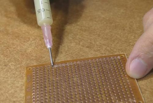 Склеить стекло жидким стеклом. Области применения жидкого стекла