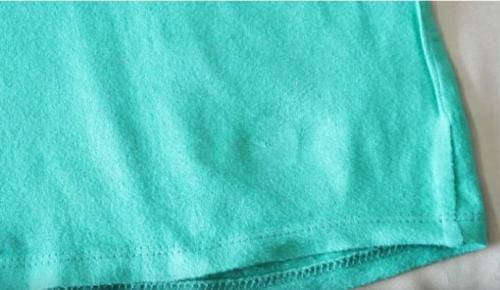 Как замаскировать прожженную дырку на одежде и другие.. Как замаскировать дырку на трикотажной футболке