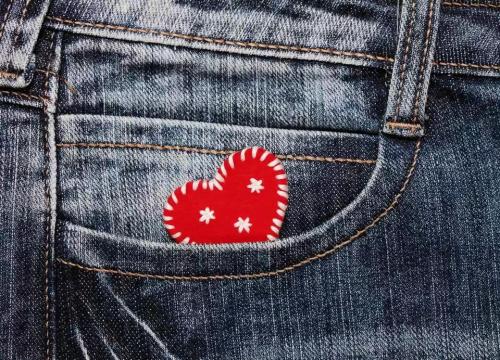 Как замаскировать прожженную дырку на одежде и другие.. Как замаскировать дырку на трикотажной футболке 12 Как замаскировать прожженную дырку на одежде и другие.. Как замаскировать дырку на трикотажной футболке 12