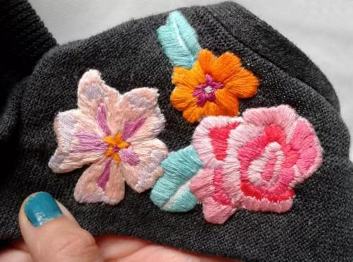 Как замаскировать прожженную дырку на одежде и другие.. Как замаскировать дырку на трикотажной футболке 16 Как замаскировать прожженную дырку на одежде и другие.. Как замаскировать дырку на трикотажной футболке 16