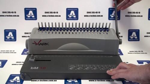 Как склеить разорванные страницы. Метод 2 Метод 2 из 3: Уплотнение расстояния между корешком обложки и блоком страниц 05