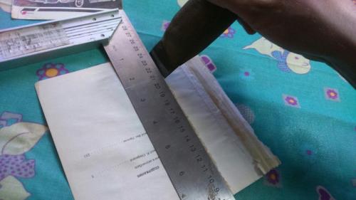 Как приклеить корешок книги. Простой ремонт старой книги