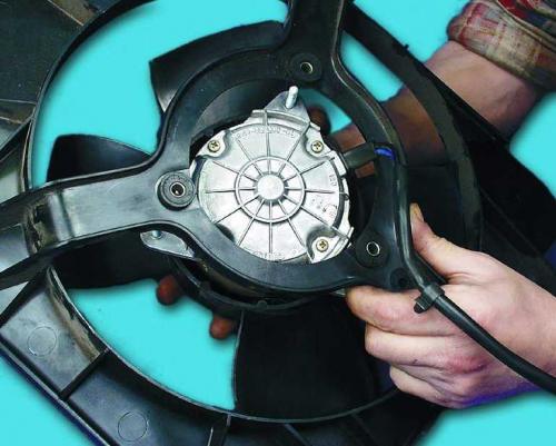 Как снять вентилятор охлаждения ВАЗ 2110 16 клапанов. Ход выполнения работы