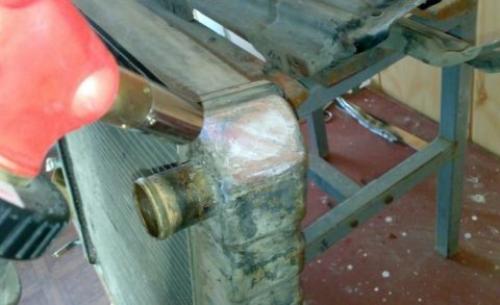 Ремонт радиатора автомобиля при помощи пайки. Ремонт пайкой 07