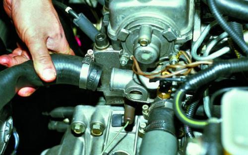 Замена радиатора ВАЗ 2114 16 клапанная. Замена радиатора охлаждения ВАЗ 2113, 2114, 2115