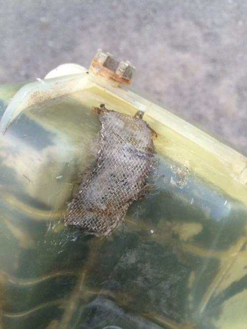 Можно ли заклеить расширительный бачок эпоксидкой. Ремонт расширительного бачка своими руками