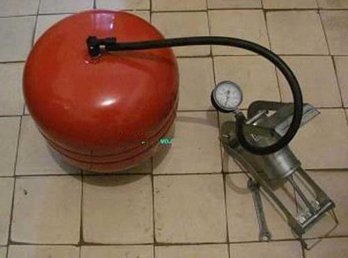 Замена расширительного бака котла аристон. Вопрос установки