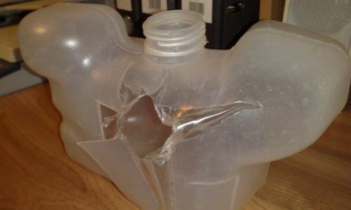 Расширительный бачок ВАЗ 2110 и 2114 – замена или ремонт?