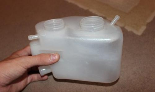 Расширительный бачок ВАЗ 2110 и 2114 – замена или ремонт?