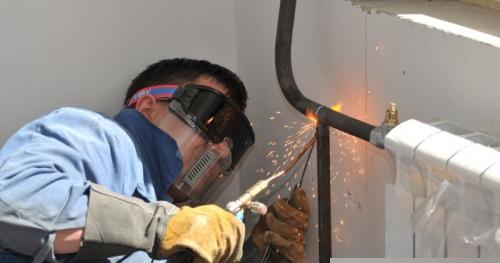 Замена радиаторов отопления. Правила отключения батарей зимой