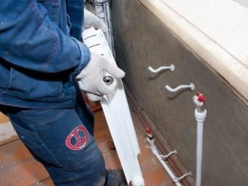 Крепление для радиаторов отопления. Крепление радиаторов отопления к стене 08 Крепление для радиаторов отопления. Крепление радиаторов отопления к стене 08