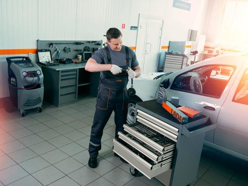 Замена радиатора на Калине 8 клапанов. Выполняем замену радиатора двигателя на «второй Ладе Калине» 09 Замена радиатора на Калине 8 клапанов. Выполняем замену радиатора двигателя на «второй Ладе Калине» 09