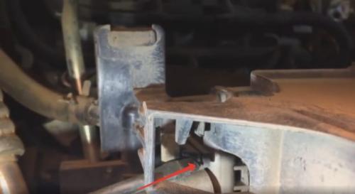 Замена радиатора охлаждения Рено Сандеро. Замена радиатора охлаждения на Рено Сандеро