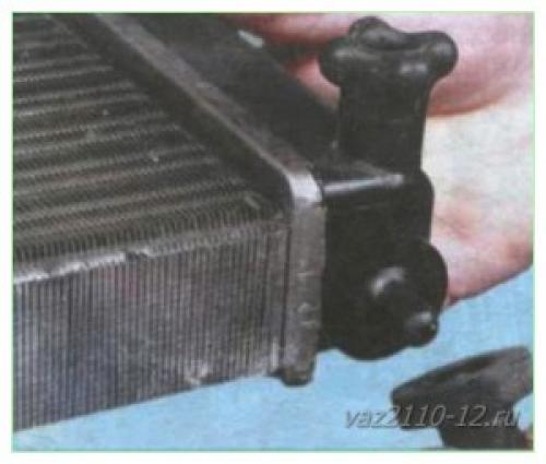 Замена радиатора охлаждения на ВАЗ 2110 своими.. Меняем радиатор охлаждения — инструкция с фото