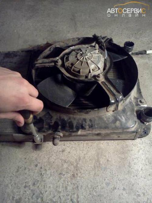 Крепление радиатора ваз 2109. Замена радиатора охлаждения своими руками 39