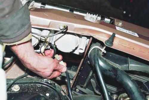 Как снять радиатор охлаждения. Замена радиатора автомобиля 12 Как снять радиатор охлаждения. Замена радиатора автомобиля 12