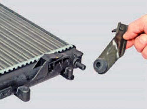 Замена радиатора охлаждения Логан с кондиционером. Снятие радиатора Рено Логан