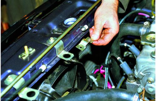 Замена радиатора охлаждения двигателя на ВАЗ-2114. Последовательность замены