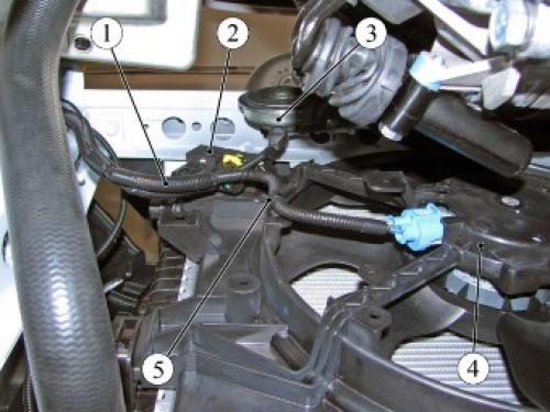 Снятие и установка радиатора системы охлаждения двигателя 04 Снятие и установка радиатора системы охлаждения двигателя 04