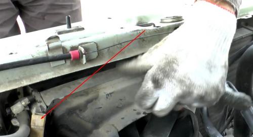 Как крепится радиатор 2114. Пошаговый процесс замены