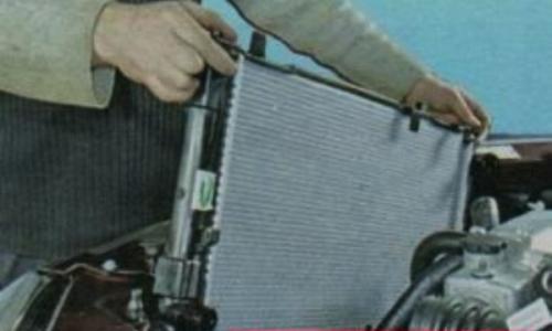 Как поменять радиатор охлаждения. Антифриз быстро расходуется? – Поменяйте самостоятельно радиатор