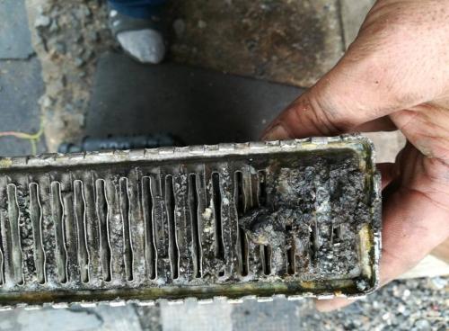 Устранение течи радиатора горчицей. Экспресс ремонт для печи радиатора или как работает герметик