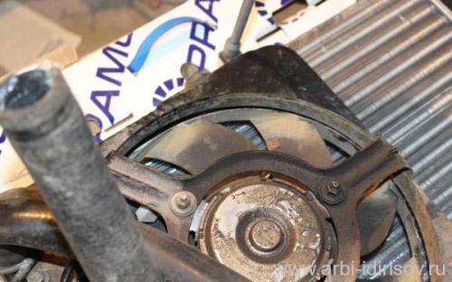 Крепление радиатора ВАЗ 2114. Лада.Как поменять радиатор,снятие и установка на ВАЗ 2114-2115.