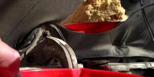 Как устранить течь радиатора печки не снимая. Герметик или пикантная горчица