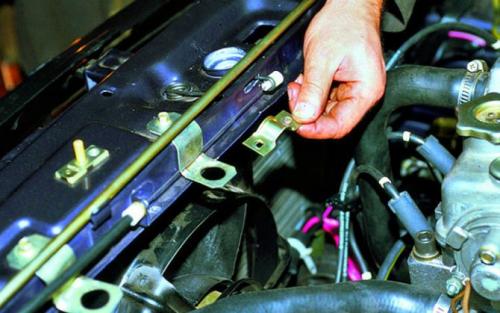 Алгоритм замены радиатора ВАЗ 2115. Замена радиатора охлаждения ВАЗ 2113, 2114, 2115